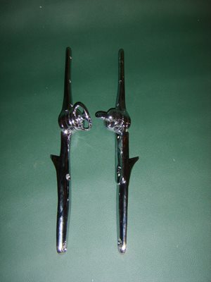 WINDSCREEN SIDE SUPPORTS
